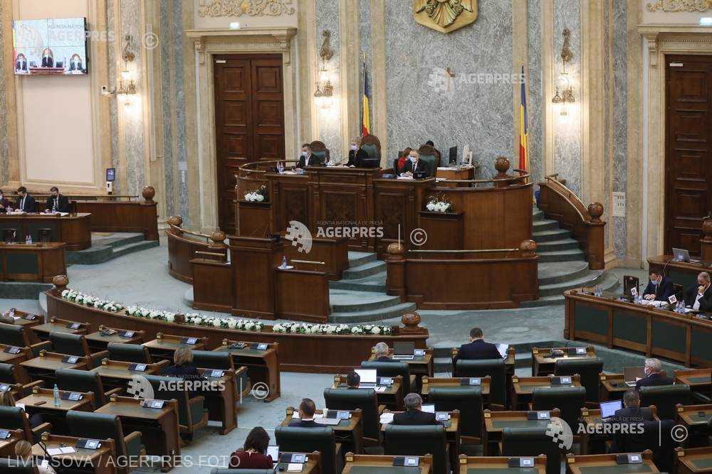 Senat: Modificare a Codului muncii – patru zile lucrătoare de 10 ore/zi pe săptămână (proiect)