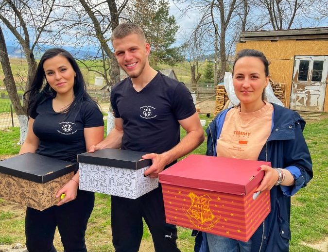 Campania Coșul cu zâmbete în Barcani a bucurat 45 de suflete