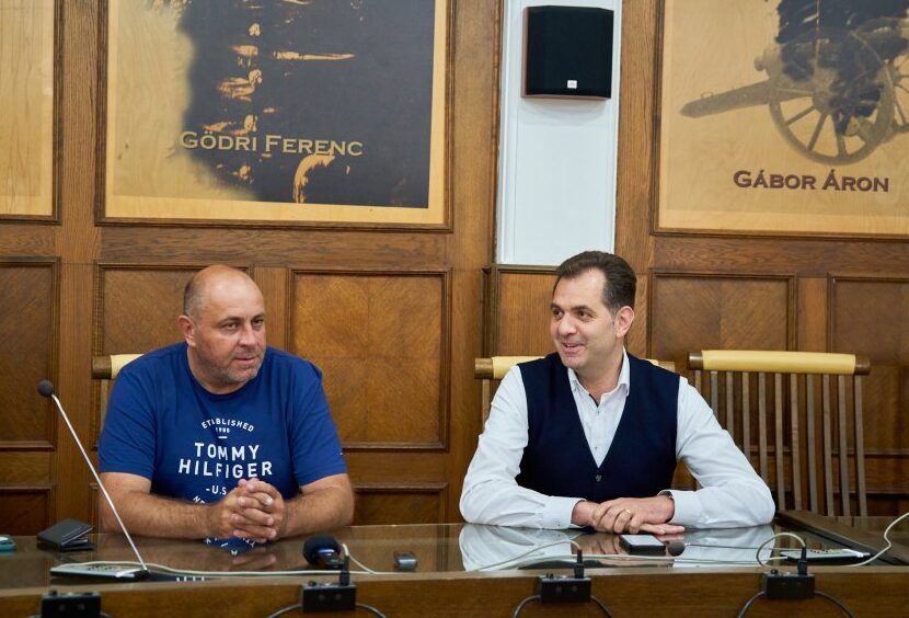 Primăria Sfântu Gheorghe pune la dispoziţia suporterilor Sepsi OSK un tren gratuit pentru finala Cupei României