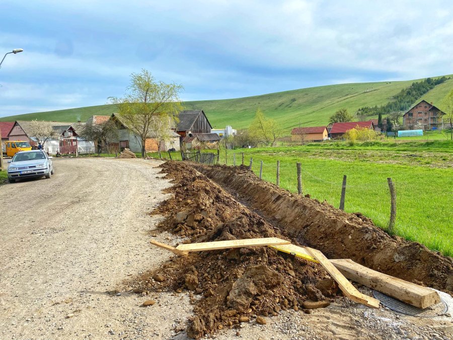 Bărcănenii mai pot depune cereri în vederea suplimentării lungimii podețelor de acces în curți, doar astăzi
