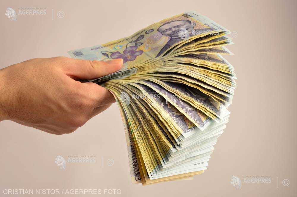 USR a contestat la CCR majorările salariale ale demnitarior