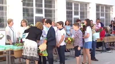 Campanie pentru eliminarea festivităților de premiere în școli: „Nicăieri în lume elevii nu sunt apreciați sau umiliți în mod public”