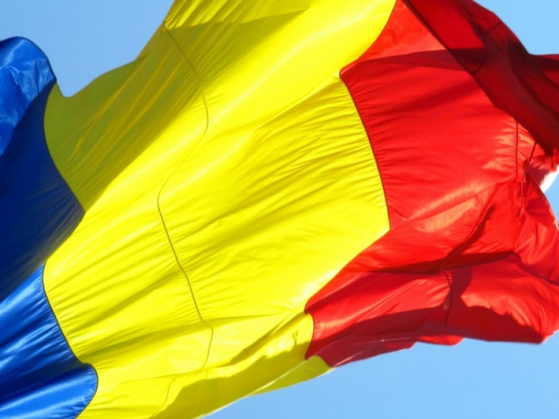 De Ziua Drapelului Național, Asociația „Calea Neamului” înălță spre cer Tricolorul României, în centrul orașului Sfântu-Gheorghe