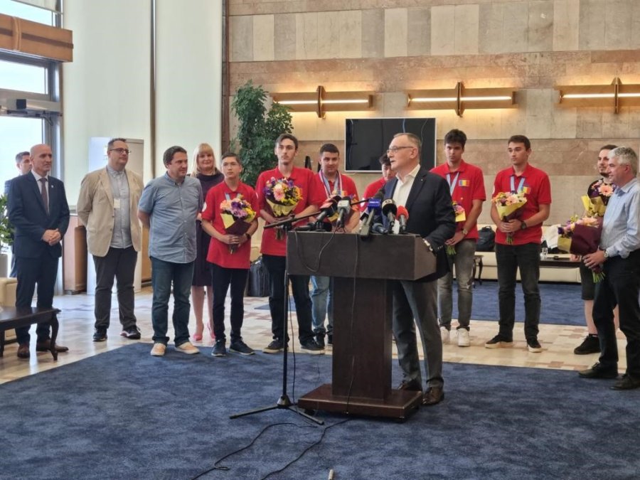 Olimpiada Internaţională de Matematică 2022/ România – primul loc în Europa şi locul 5 la nivel mondial