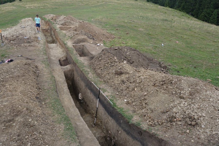 Prima etapă de cercetare arheologică interdisciplinară a sitului Şoimeni „Dâmbul Cetății”, din comuna Păuleni-Ciuc, s-a încheiat