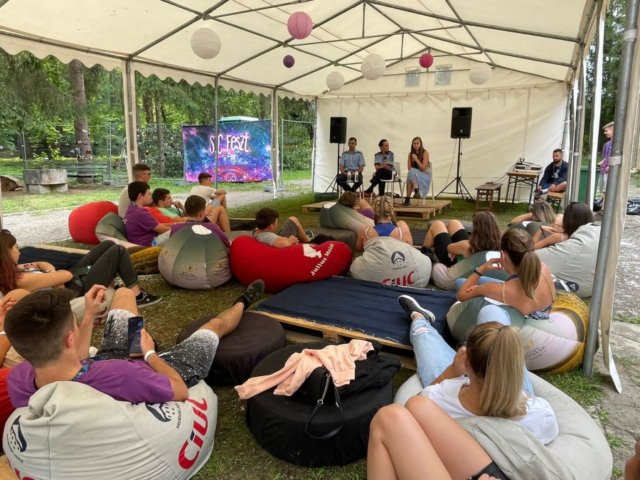 Activități informative cu caracter preventiv desfășurate de polițiștii covăsneni, la SIC Feszt