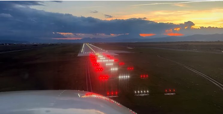 Imagini spectaculoase de pe Aeroportul Braşovului