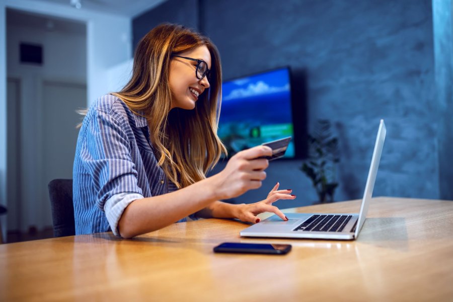 Avantajele utilizării unui card de credit pentru cumpărături