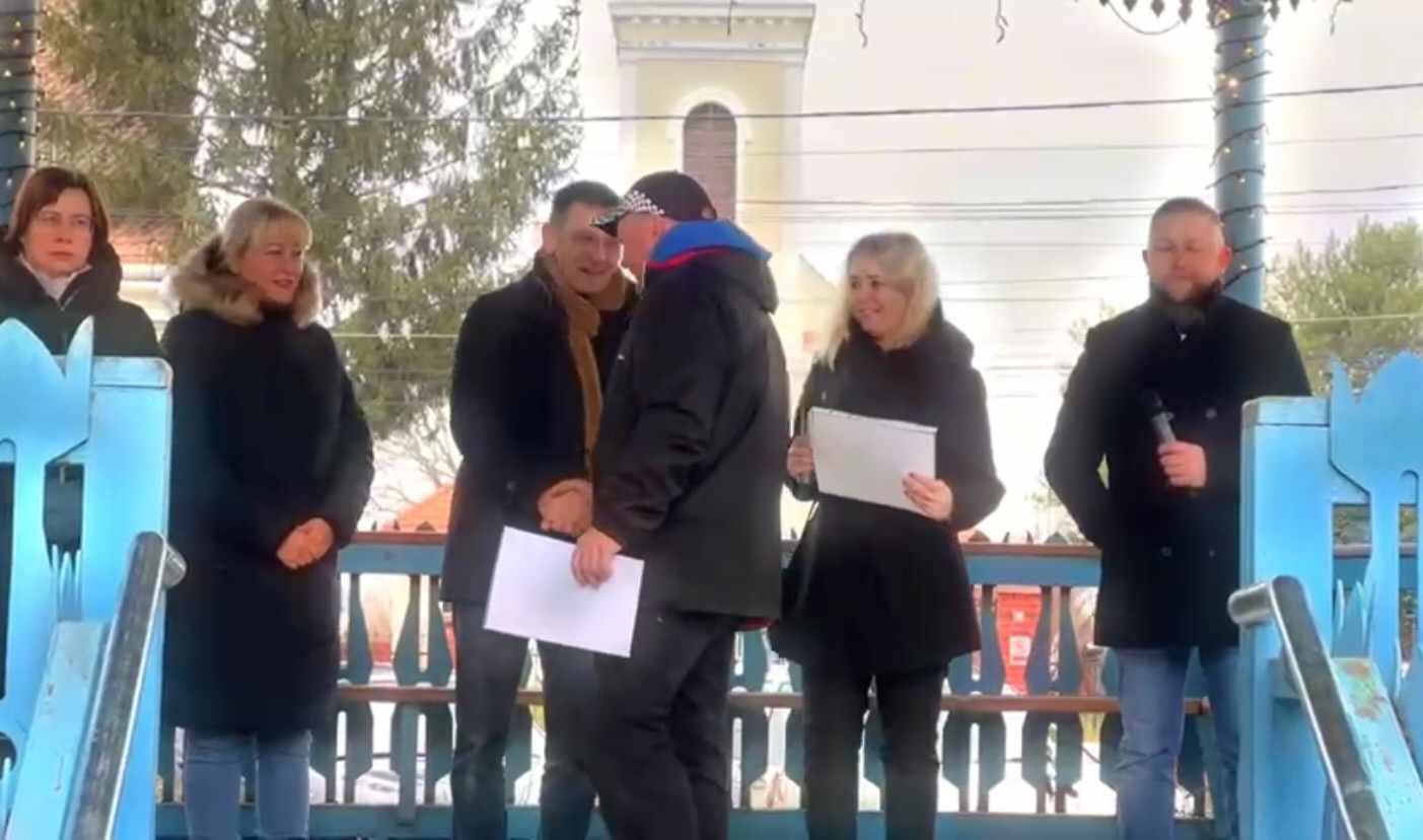 Târgul de Crăciun din Ozun a devenit tradiție: comunitatea s-a reunit din nou într-o atmosferă festivă